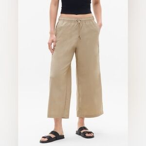 Athleta Midday Crop Pant